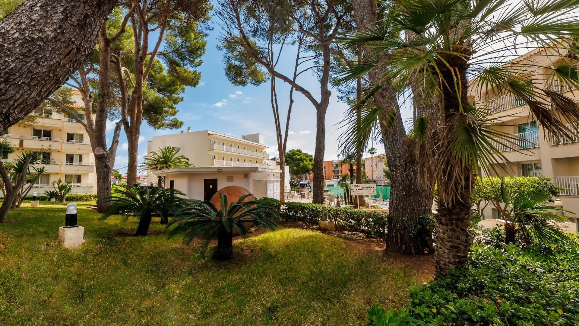 فندق O7 Club Cala Ratajda كالا راتخاذا